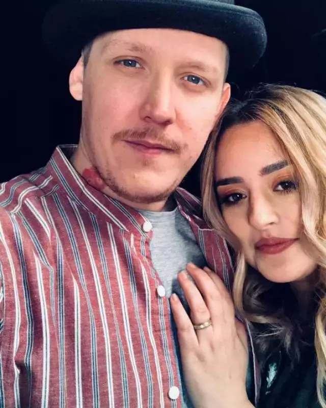 Whats-UP-_i-Simina-divort-2-1