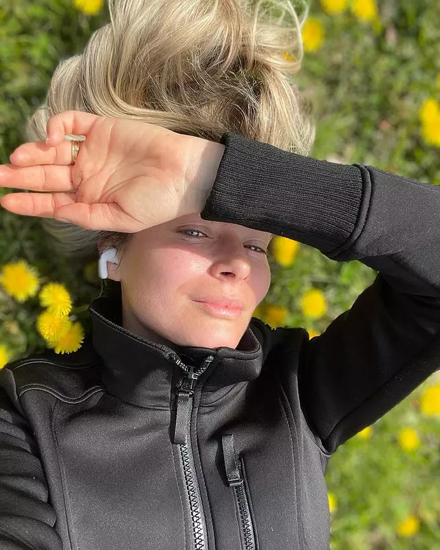 laura-cosoi-aparitie-de-senzatie-pe-instagram-3-Copy