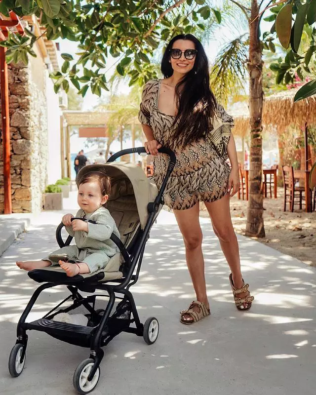 lili-sandu-la-spital-cu-copilul-2-Copy-Copy