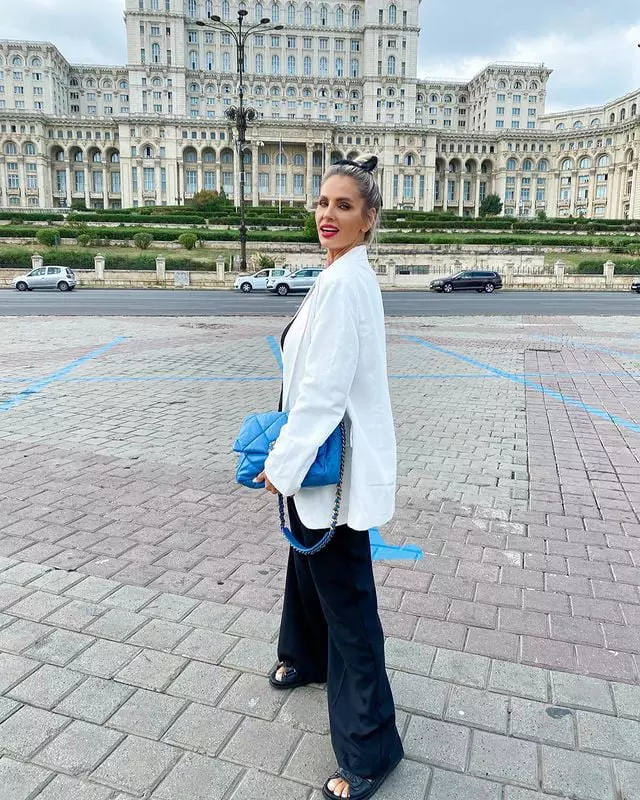 242885097_405347741043762_91671630800944612_n