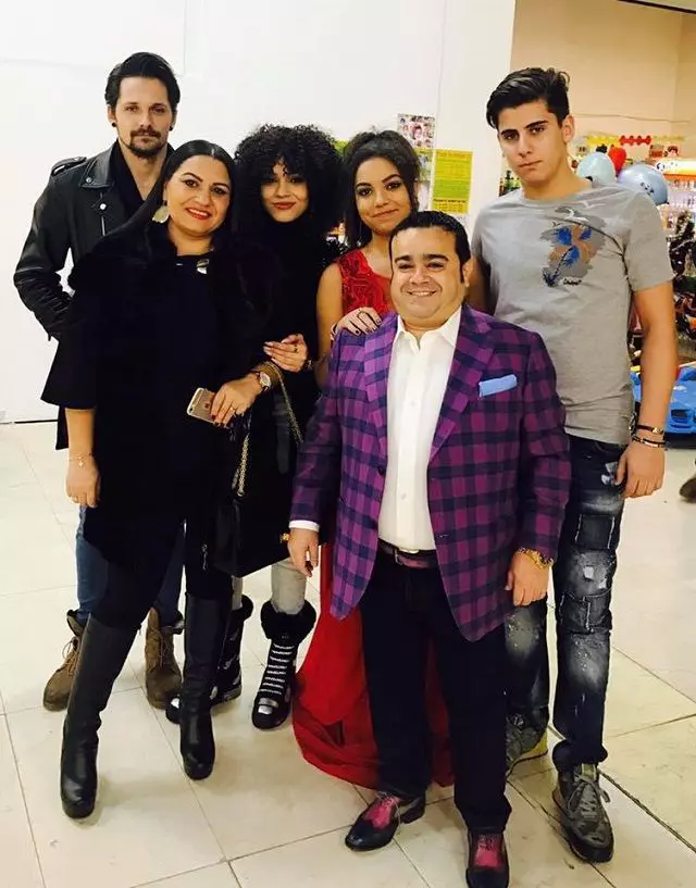 Adriana Simionescu si familia 2