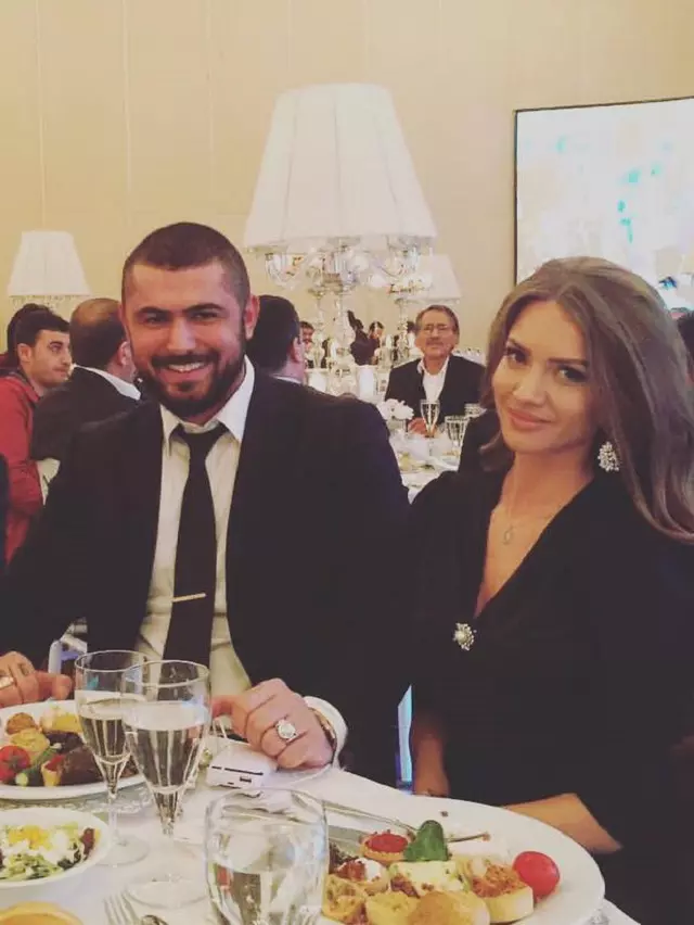 Otilia Bilionera și milionarul turc, Cengiz Şıklaroğlu