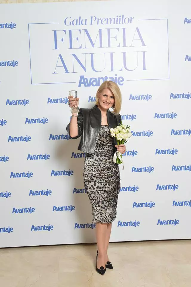 Alessandra Stoicescu la Gala Femeia Anului 2016 1