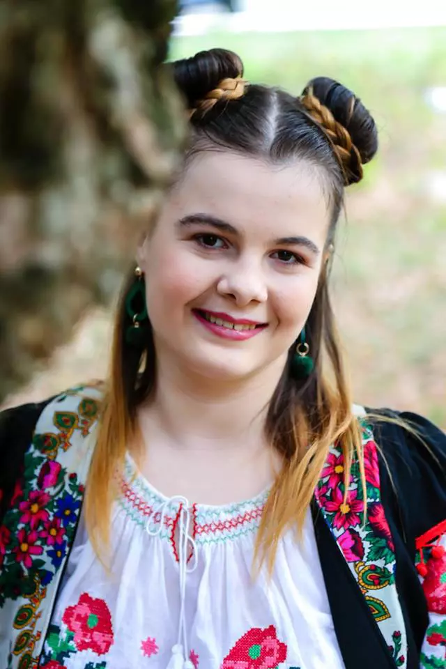 Lorelai Moșneguțu a împlinit 16 ani (2)