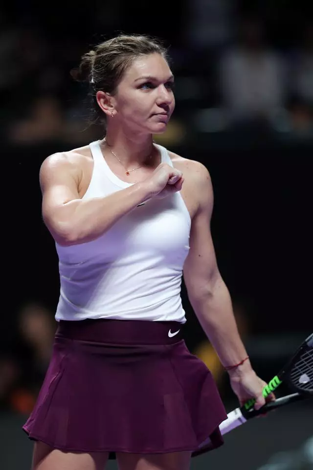 Simona Halep rochie mulată (2)