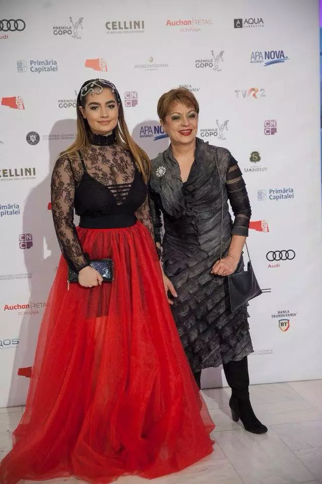 cu-ce-se-ocupa-fiul-actritei-adriana-trandafir-2-1