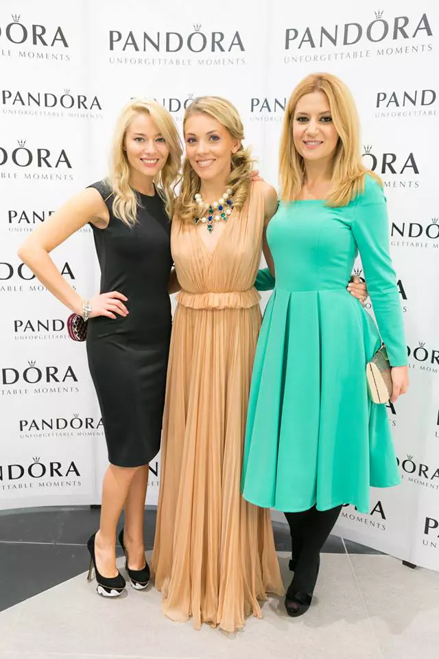 Laura Cosoi, Andreea Ibacka si Amalia Enache