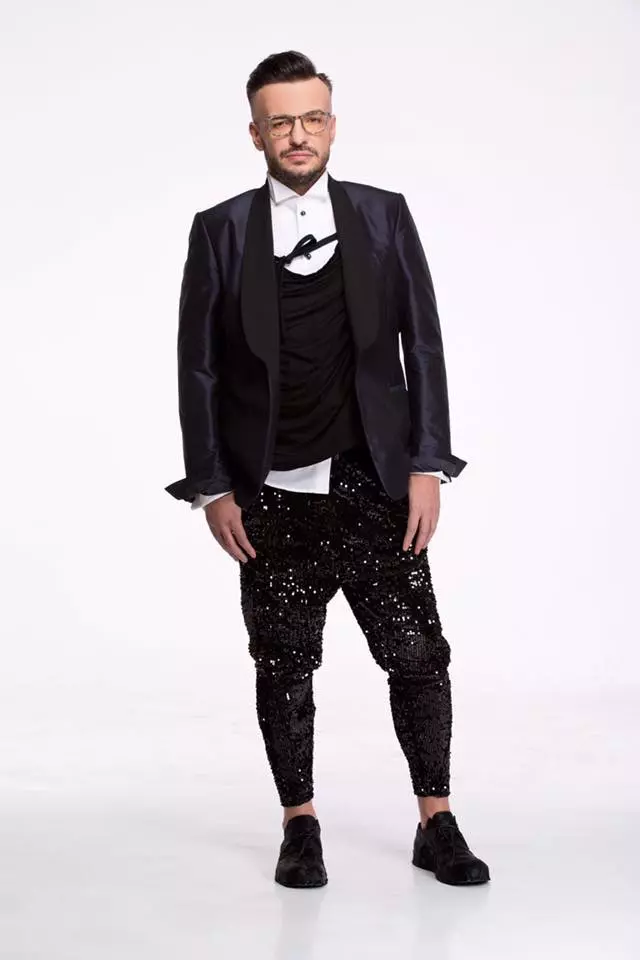 6F9D7497-146A-4E2C-81D9-7AA28A232706