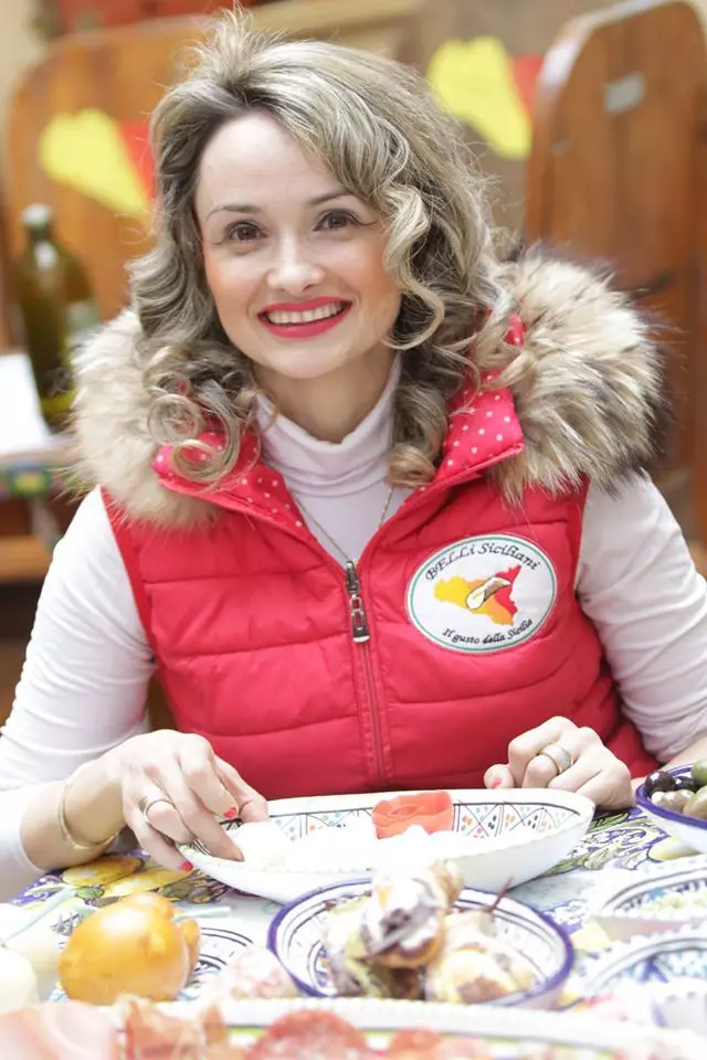 Amalia Chefi la cuțite