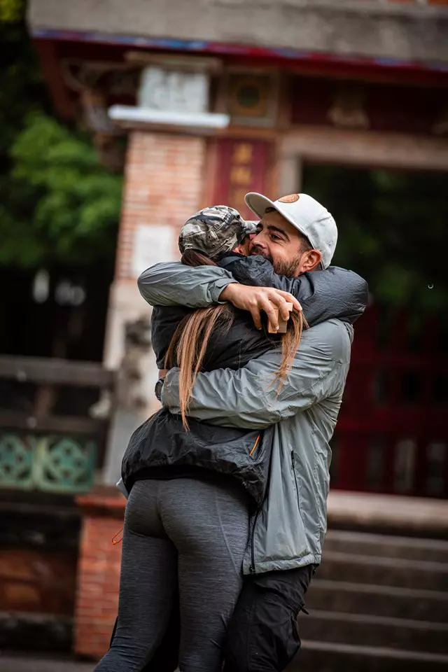 Speak-a-cerut-o-în-căsătorie-pe-Ștefania-la-Asia-Express-3