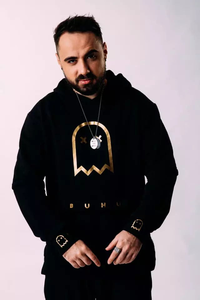 Cine este Emi de la Asia Express