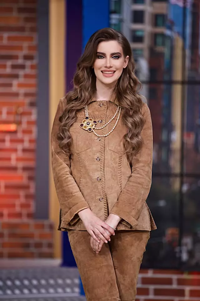 iulia-albu-pleaca-de-la-protv-3