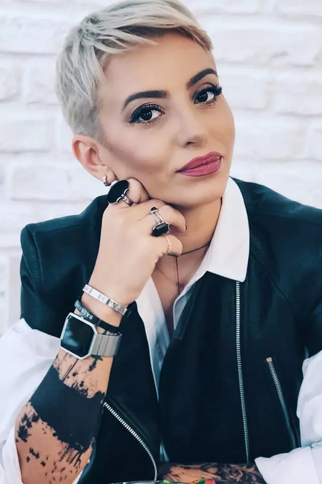 giulia-anghelescu-401584l