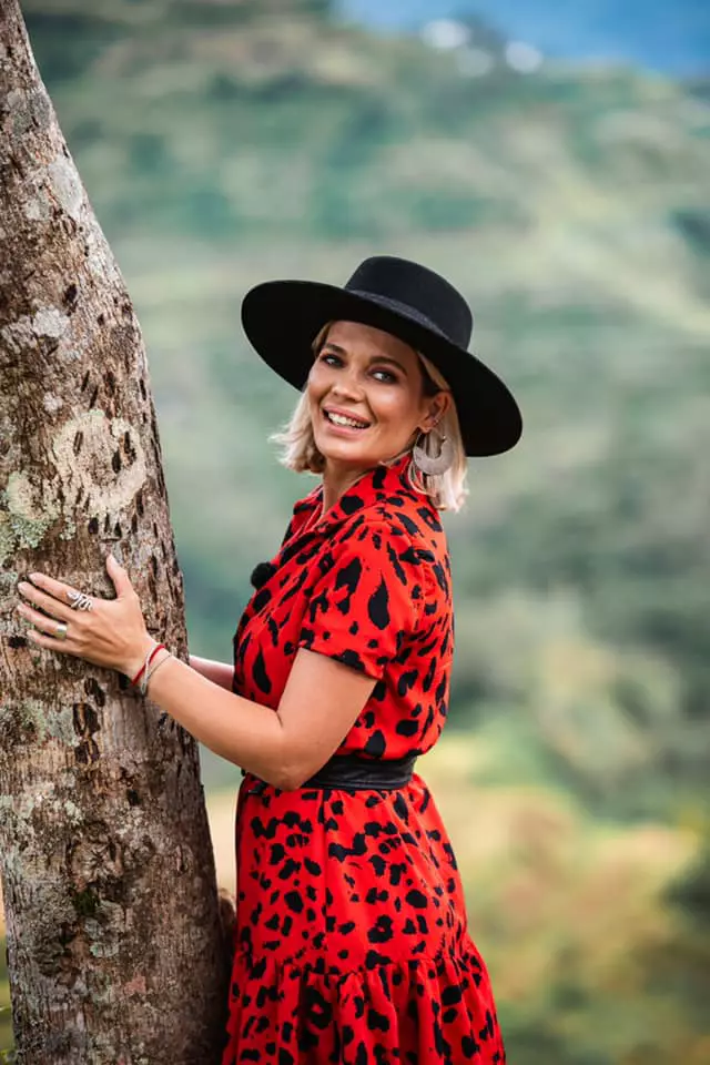 gina-pistol-america-expres