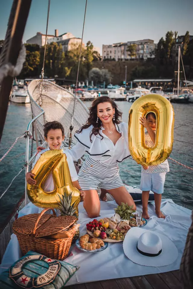 claudia patrascanu si copiii ei