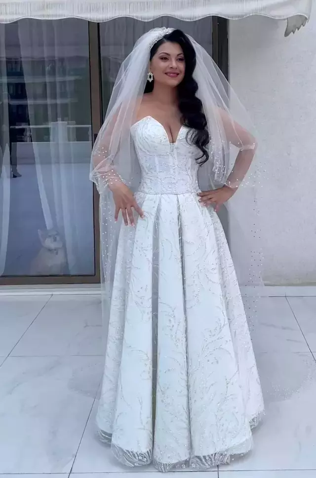 medana rochie de mireasa