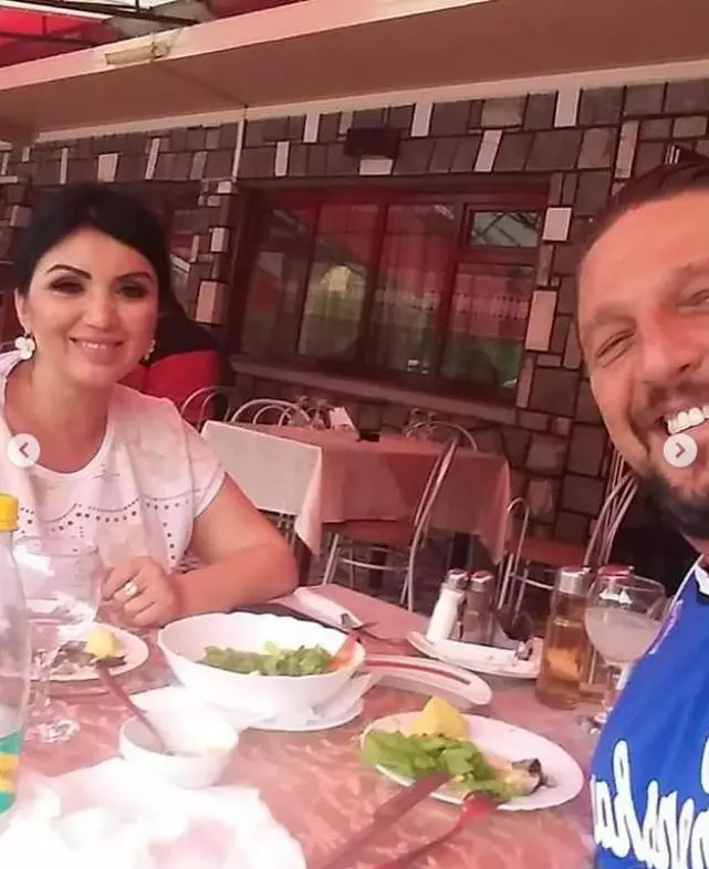 2022-07-21-16_42_20-Adriana-Bahmuteanu-@adrianabahmuteanu-•-Instagram-photos-and-videos