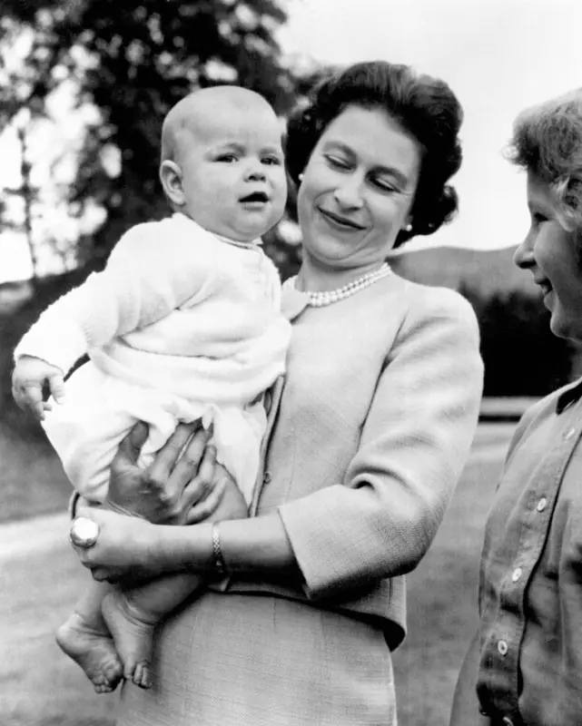 1960 regina elisabeta si printul Andrew