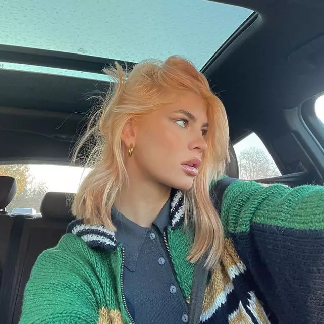 laura-giurcanu-next-top-model-13