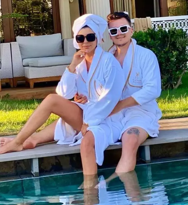 cine-este-sotul-andreei-survivor-3