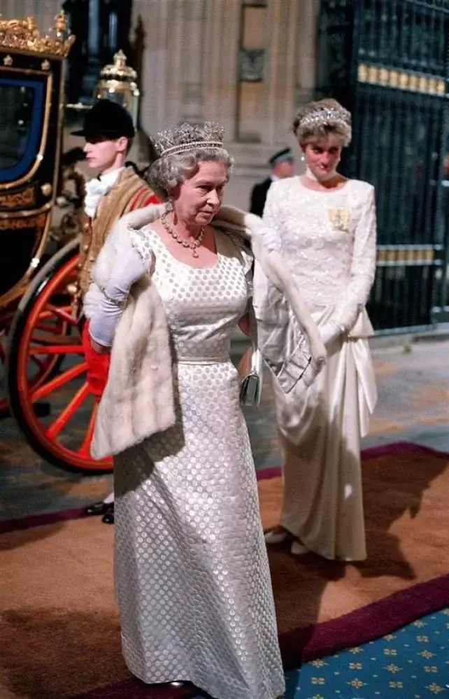 regina elisabeta si diana