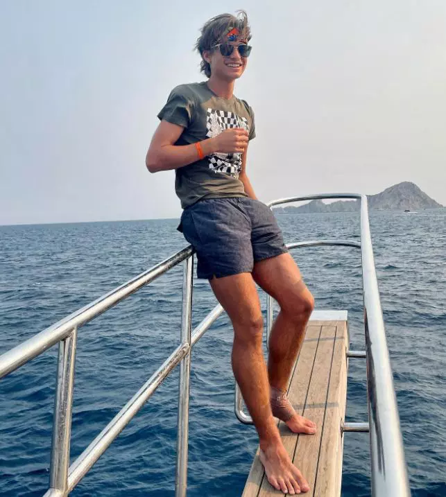 Lilian-Brinzari-de-la-Dacing-on-Ice-6