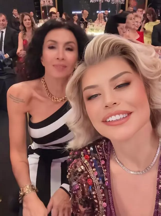 mihaela-radulescu-loredana-filmari-gala-30-de-ani-protv (11)