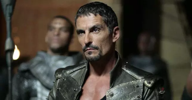 cliff-simon-actorul-din-stargate-sg-1-a-murit-intr-un-accident-de-kiteboarding_size24