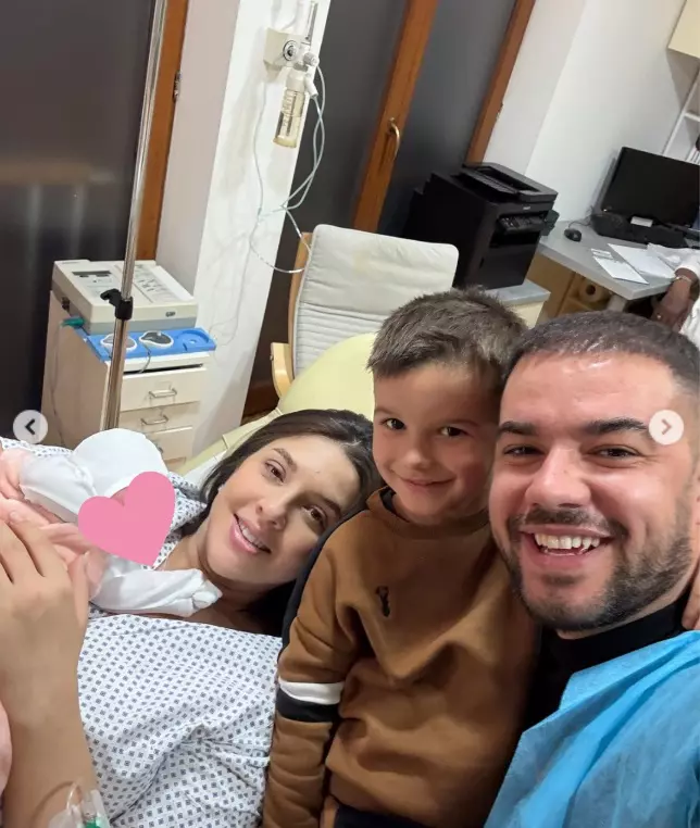 daniela iliescu a nascut fetita