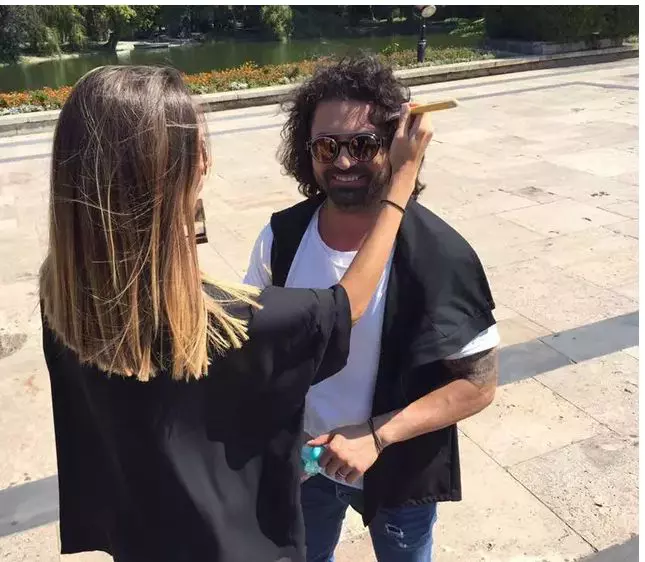 pepe-si-a-oficializat-noua-relatie-printr-un-sarut-public-9