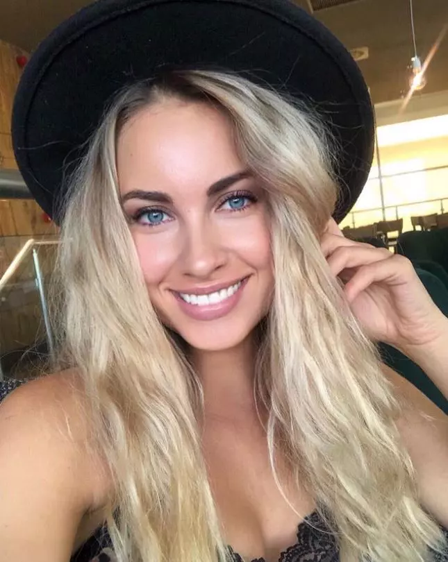 cine-este-otniela-sandu-8