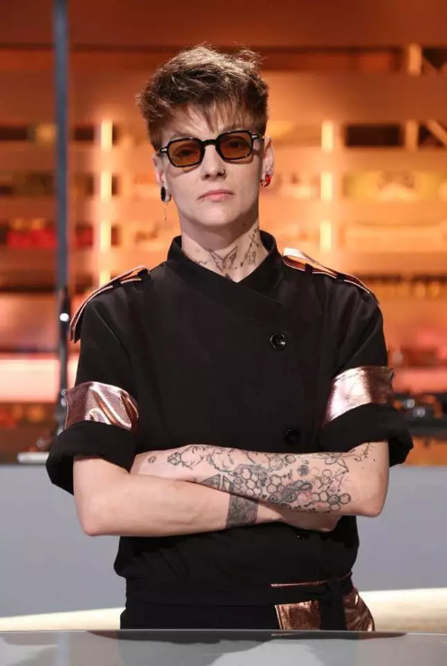 cine-este-roxana-crudu-oxi-2-1