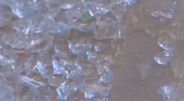 femeia care plânge cu lacrimi de cristal2