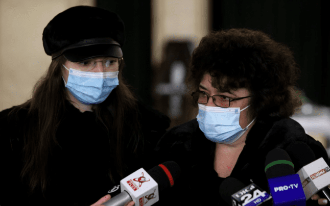 FIICA SI VADUVA LUI VICTOR SOCAXIU