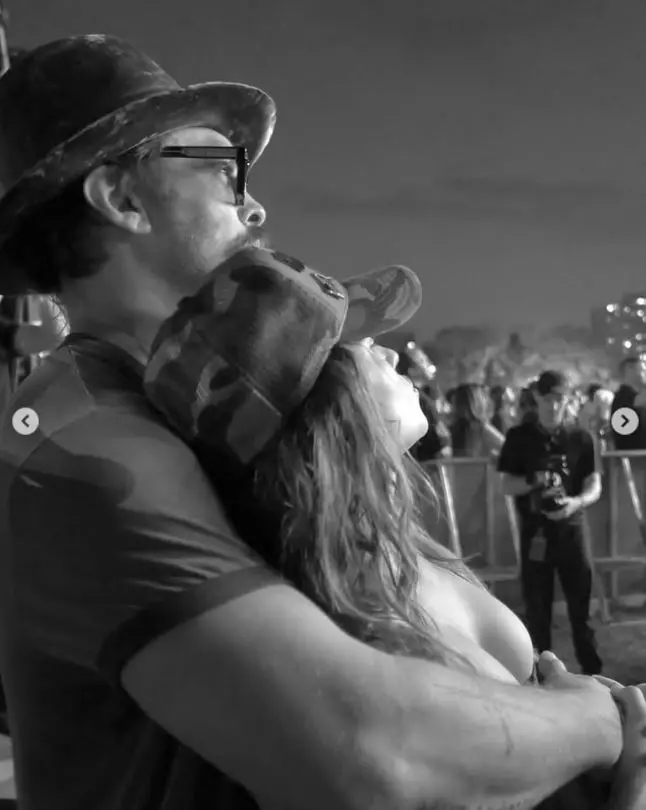 Jason Momoa si actrița Adria Arjona