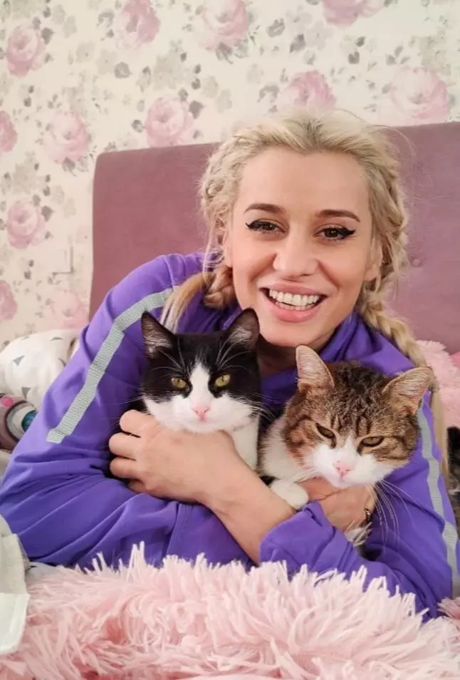 anisia-gafton-sariti-de-pe-fix-11