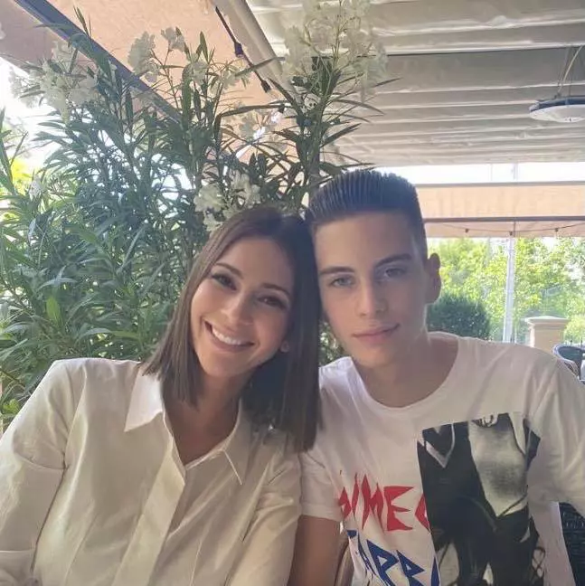 andreea-berecleanu-lipseste-de-la-stirile-prima-tv-10