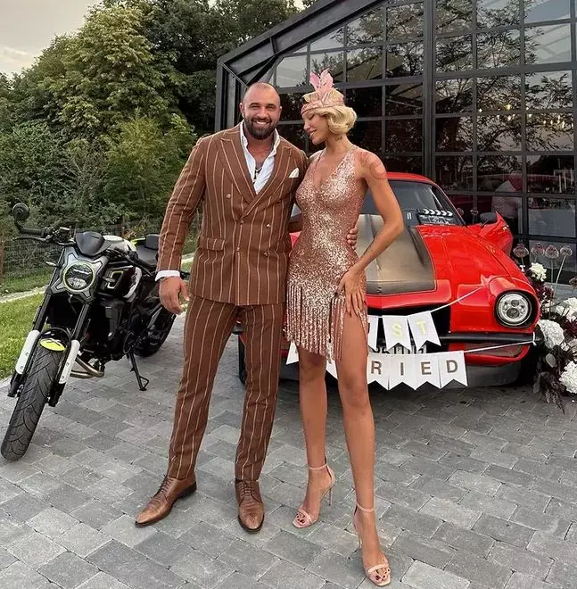 alex-bodi-si-ema-uta-au-atras-toate-privirile-2