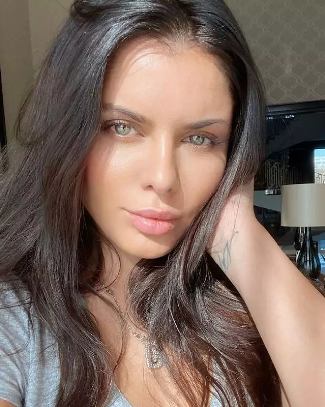 ileana-lazariuc-costum-de-baie-2