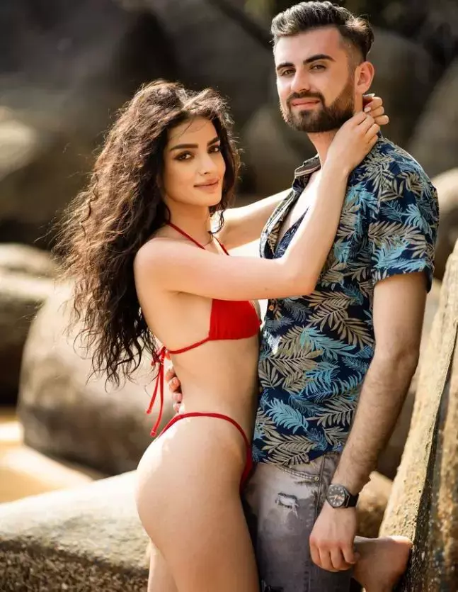 Daiana Prodan şi Rareş Petre de la Insula Iubirii