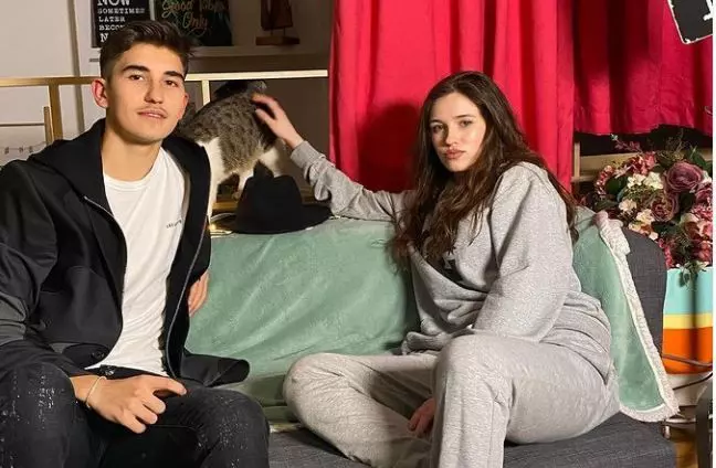 sebastian-dobrincu-si-ioana-ignat-formeaza-un-cuplu-cel-mai-tanar-milionar-roman-a-avut-o-relatie-si-cu_7_size20-1