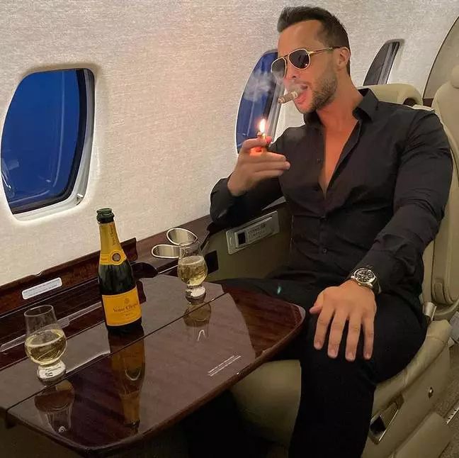 TRISTAN TATE AFACERIST