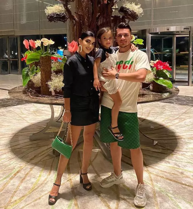 cine-este-sotul-andreei-survivor-1