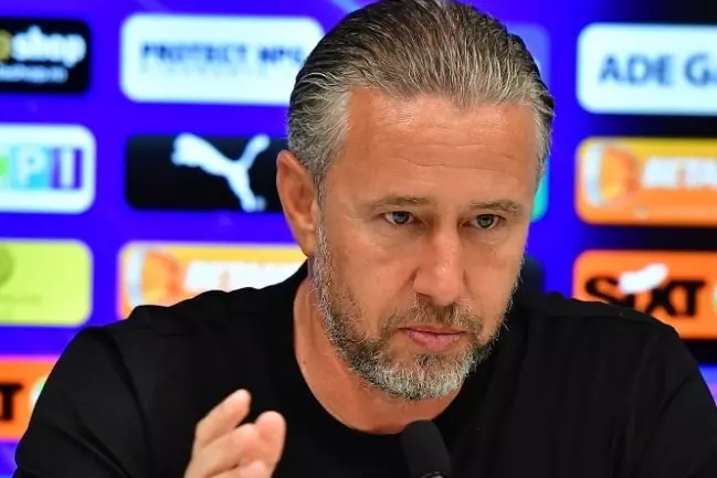 Laurentiu-Reghecampf-cover-3