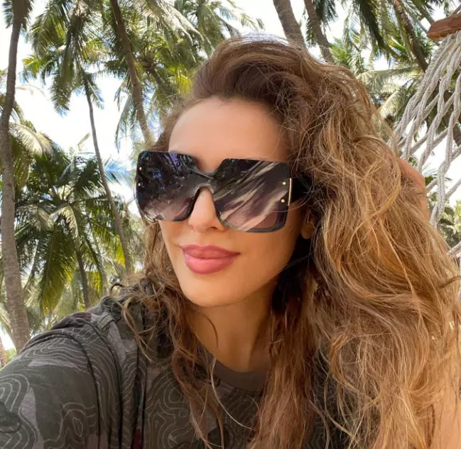 iulia-vantur-4