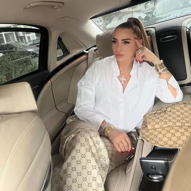 anamaria prodan in masina