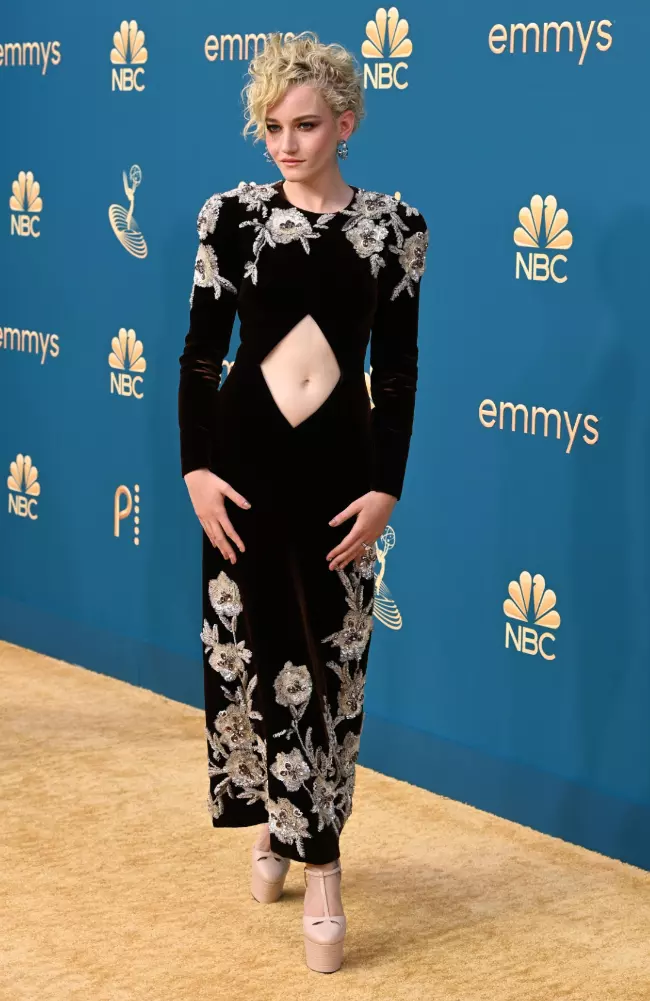 4. Julia Garner în Gucci