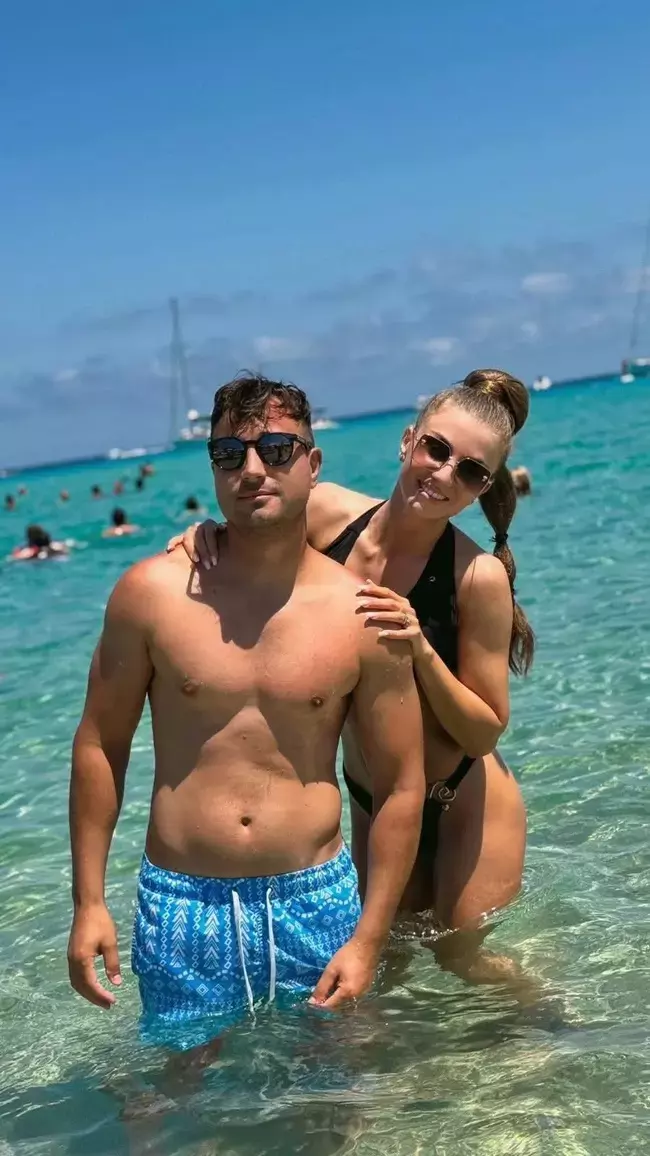 valentin-sanfira-si-codruta-filip-in-vacanta