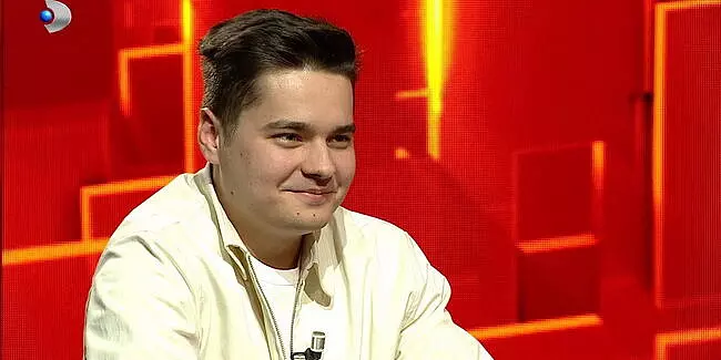 fb9c07e30d514619c484fbcdd06500325-1