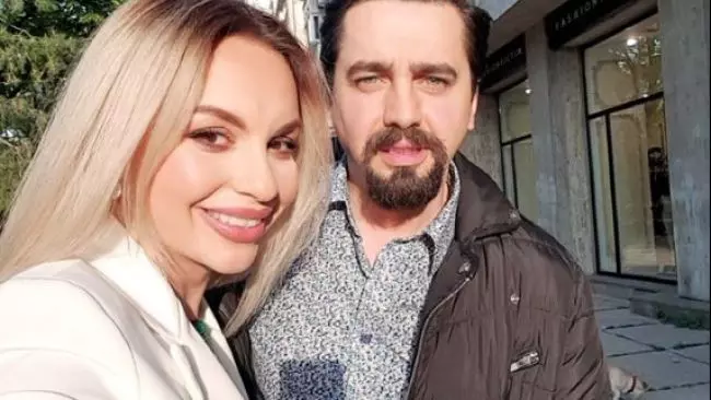 cum-au-petrecut-sarbatorile-pascale-cosmin-natanticu-si-sotia-lui_size7